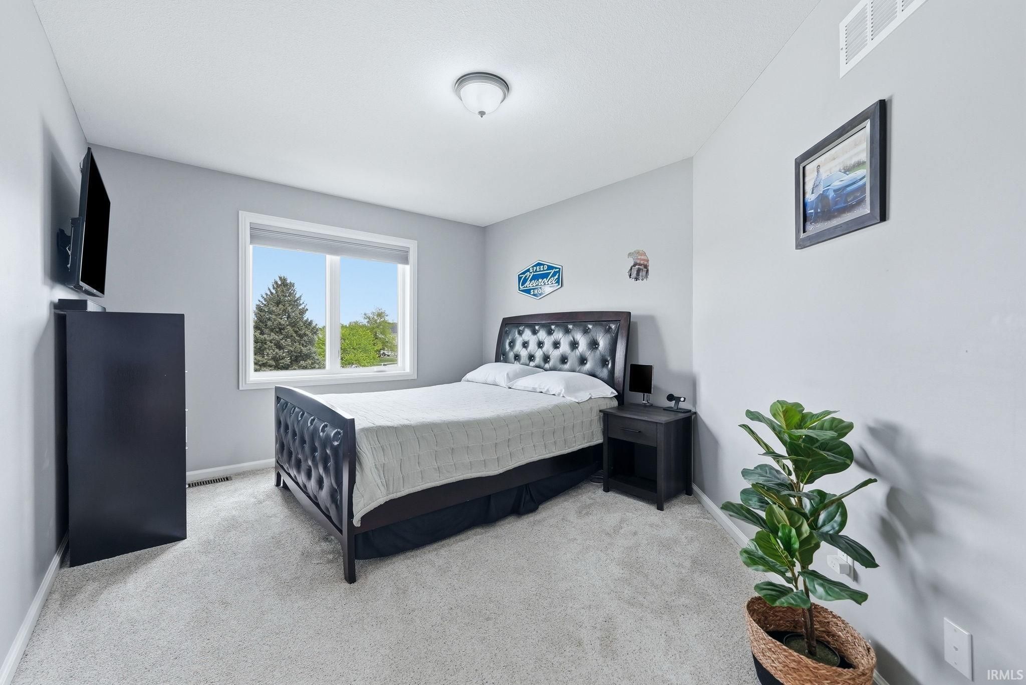 Image of 1010 Woodland Crossing
